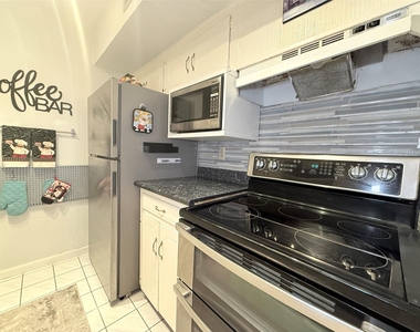5861 Inwood Drive - Photo Thumbnail 8