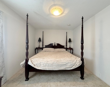 5861 Inwood Drive - Photo Thumbnail 11