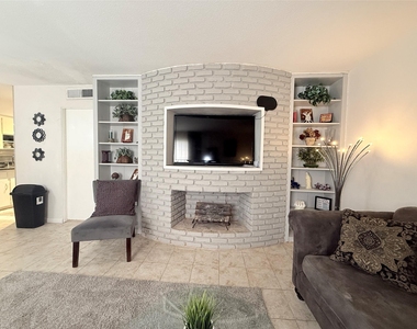 5861 Inwood Drive - Photo Thumbnail 3
