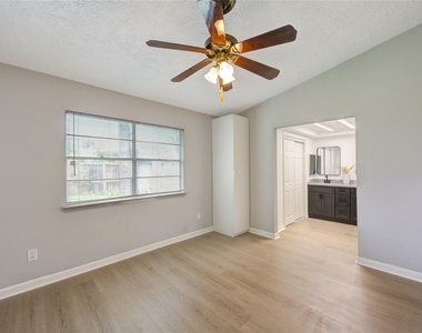 10523 Towne Square Road - Photo Thumbnail 22