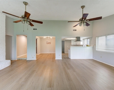 10523 Towne Square Road - Photo Thumbnail 9