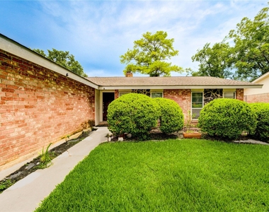 10523 Towne Square Road - Photo Thumbnail 1