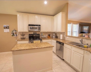 16706 Camber Court - Photo Thumbnail 4