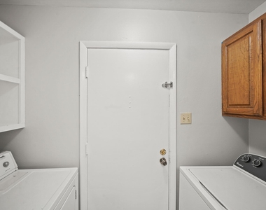 10814 Sugar Hill Drive - Photo Thumbnail 4