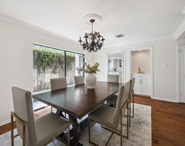 2422 Nantucket Drive - Photo Thumbnail 2