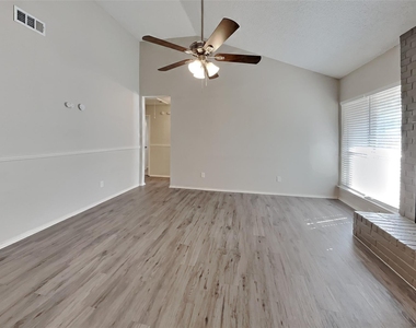 9606 Yearling Circle - Photo Thumbnail 2
