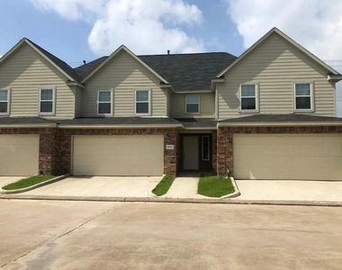 12067 Clifton Oaks Drive - Photo Thumbnail 19