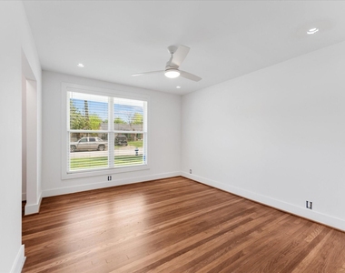 1845 Huge Oaks Street - Photo Thumbnail 18