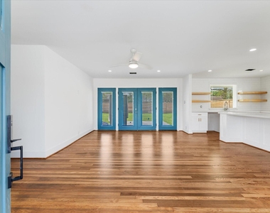 1845 Huge Oaks Street - Photo Thumbnail 2