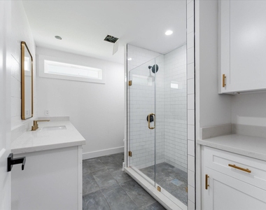 1845 Huge Oaks Street - Photo Thumbnail 15