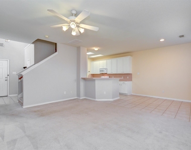 5723 Vinemont Lane - Photo Thumbnail 3