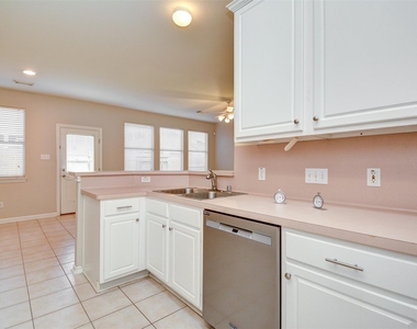 5723 Vinemont Lane - Photo Thumbnail 5