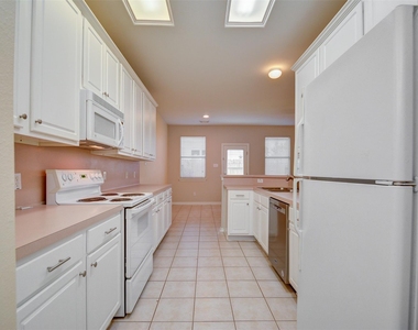 5723 Vinemont Lane - Photo Thumbnail 6
