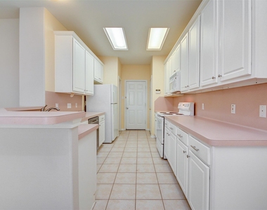 5723 Vinemont Lane - Photo Thumbnail 7