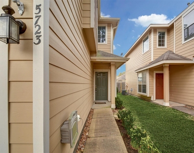 5723 Vinemont Lane - Photo Thumbnail 1