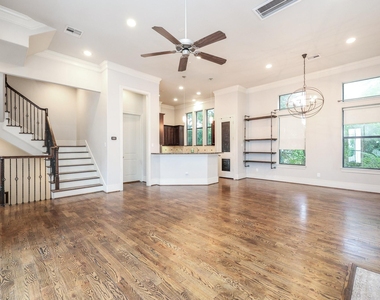 8822 Lakeshore Bend Drive - Photo Thumbnail 4