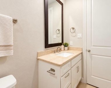 8822 Lakeshore Bend Drive - Photo Thumbnail 32