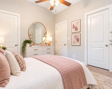 8822 Lakeshore Bend Drive - Photo Thumbnail 29