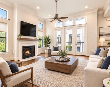 8822 Lakeshore Bend Drive - Photo Thumbnail 5