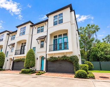 8822 Lakeshore Bend Drive - Photo Thumbnail 1