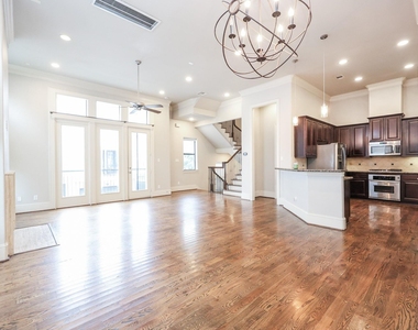 8822 Lakeshore Bend Drive - Photo Thumbnail 9