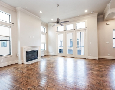 8822 Lakeshore Bend Drive - Photo Thumbnail 6