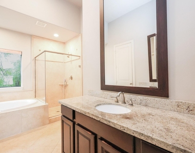 8822 Lakeshore Bend Drive - Photo Thumbnail 25