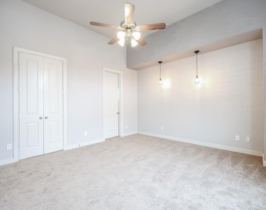 8822 Lakeshore Bend Drive - Photo Thumbnail 16