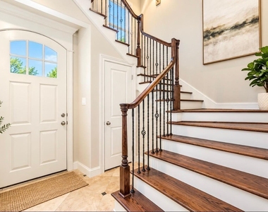 8822 Lakeshore Bend Drive - Photo Thumbnail 2