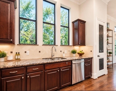 8822 Lakeshore Bend Drive - Photo Thumbnail 13