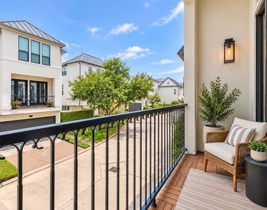 8822 Lakeshore Bend Drive - Photo Thumbnail 38