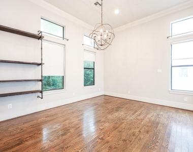 8822 Lakeshore Bend Drive - Photo Thumbnail 8