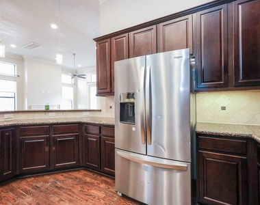 8822 Lakeshore Bend Drive - Photo Thumbnail 14