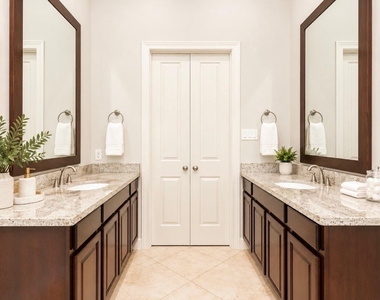 8822 Lakeshore Bend Drive - Photo Thumbnail 24