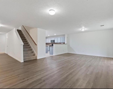 16119 Peach Bluff Lane - Photo Thumbnail 6
