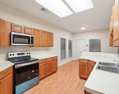 14203 Torrey Forest Drive - Photo Thumbnail 16