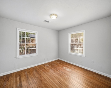 3938 Alsace Street - Photo Thumbnail 2
