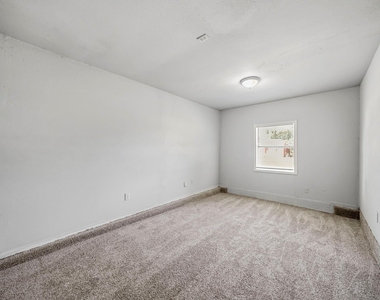 3938 Alsace Street - Photo Thumbnail 8