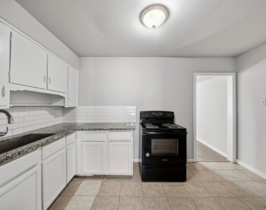 3938 Alsace Street - Photo Thumbnail 5