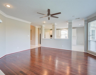 10906 Castle Peak Drive - Photo Thumbnail 11