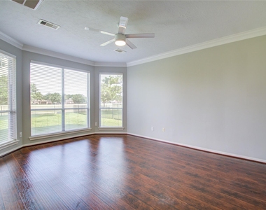 10906 Castle Peak Drive - Photo Thumbnail 12