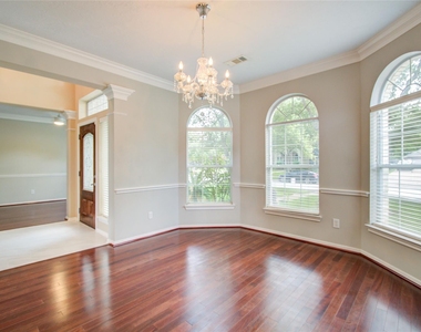 10906 Castle Peak Drive - Photo Thumbnail 9