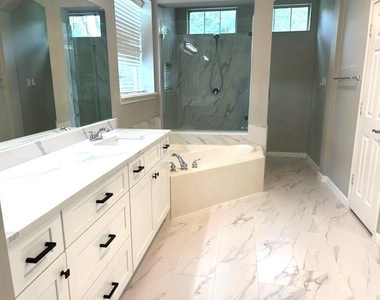 10906 Castle Peak Drive - Photo Thumbnail 14