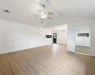 3201 Creel Court - Photo Thumbnail 5