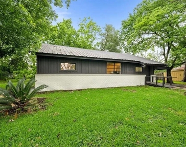 3201 Creel Court - Photo Thumbnail 2
