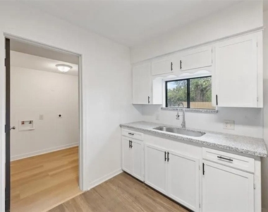 3201 Creel Court - Photo Thumbnail 11