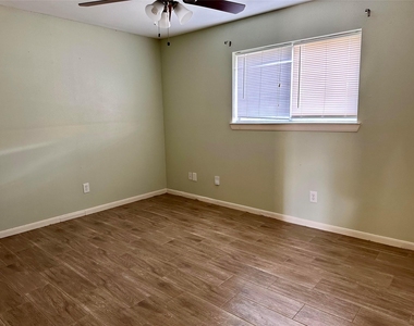 18530 Meadows Way Drive - Photo Thumbnail 11