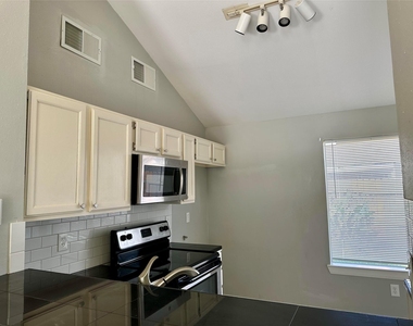 18530 Meadows Way Drive - Photo Thumbnail 6