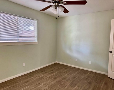 18530 Meadows Way Drive - Photo Thumbnail 14