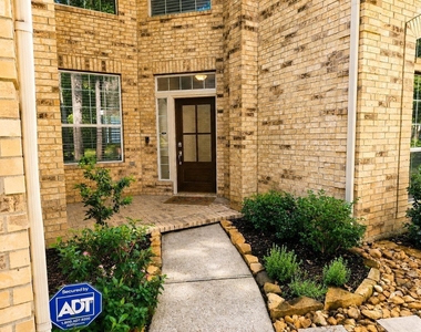 98 W Knightsbridge Drive - Photo Thumbnail 1